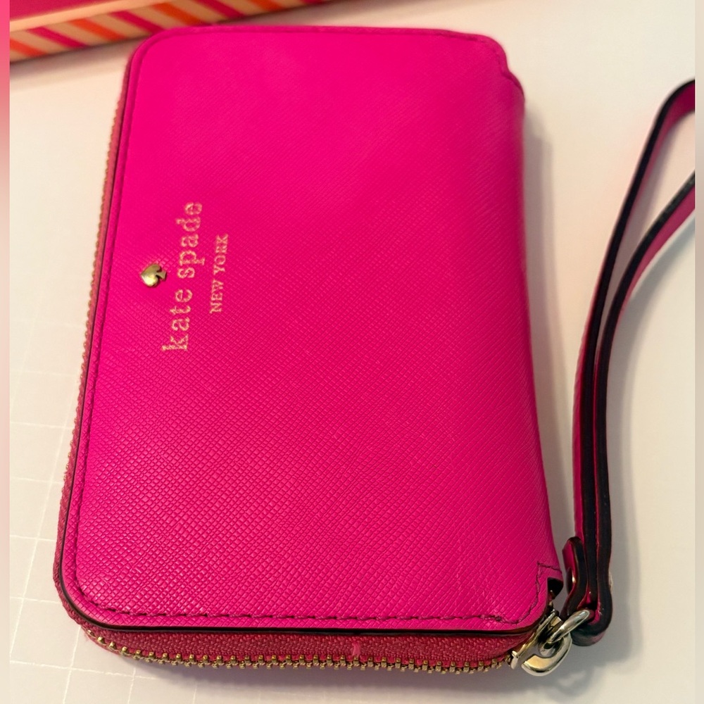 Kacey Montoya’s Closet | Kate Spade Cherry Lane Laurie Wallet - Picture 4 of 6